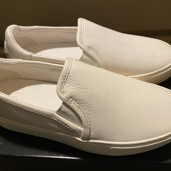 Ugg - Picture 2 of 2